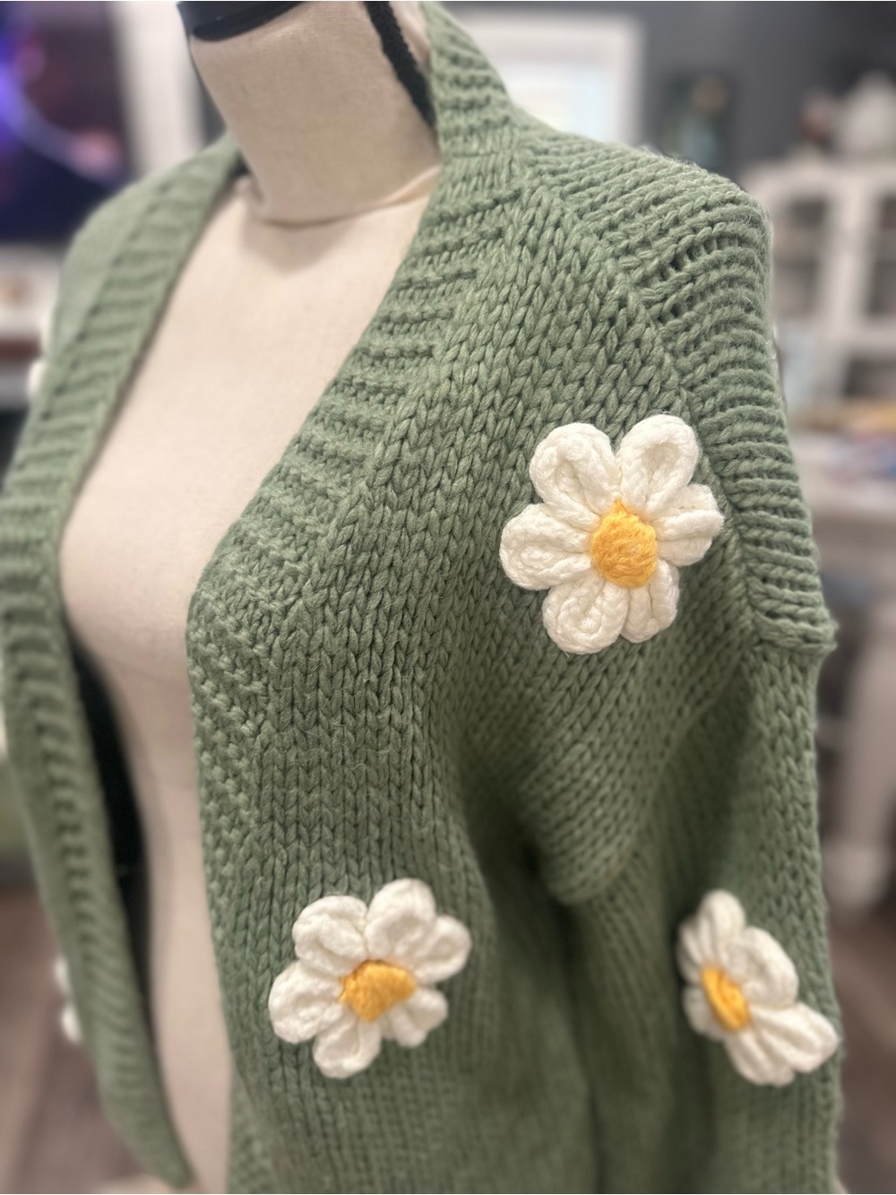 Altar'd State Jennie 3D Flower Cardigan Daisy Floral Boho Chunky NWT XS Fall - Picture 3 of 8